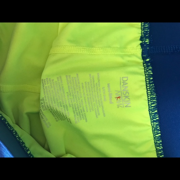 NWOT - Workout or running outfit - Picture 4 of 6